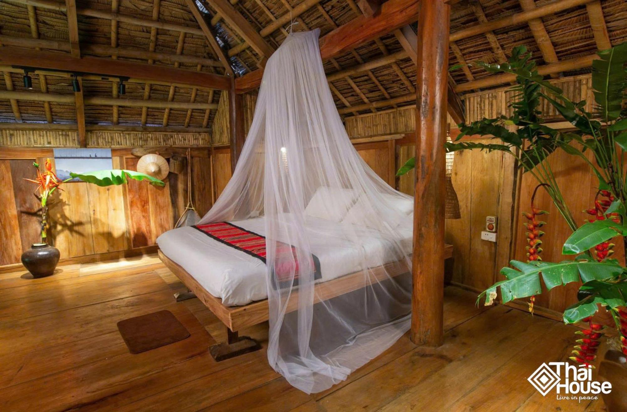 Thai House Pu Luong - Century Old Stilt House With Terrace Views Huong Ba Thuoc Ngoại thất bức ảnh